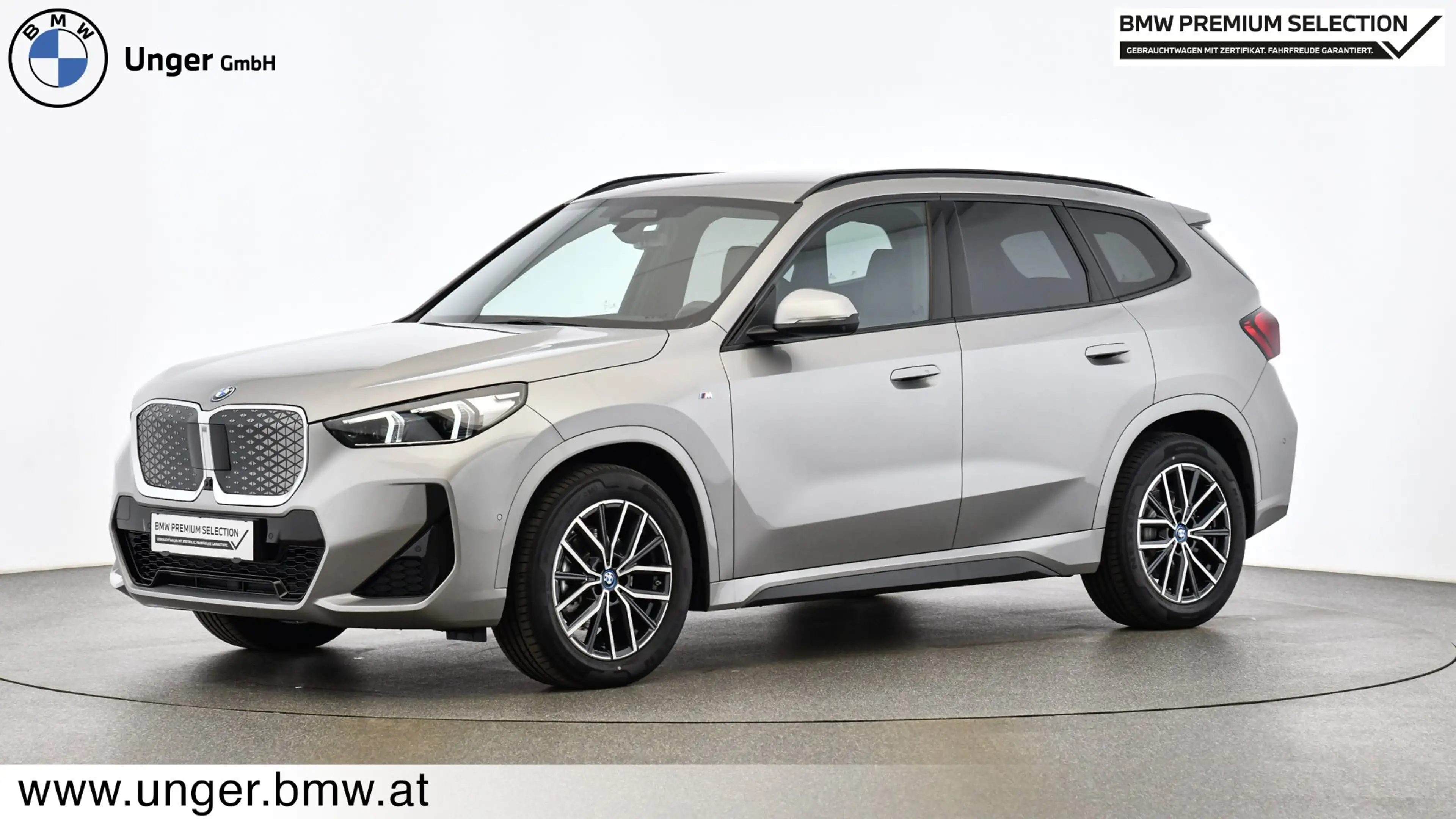 BMW iX1 eDrive20 — photo 9