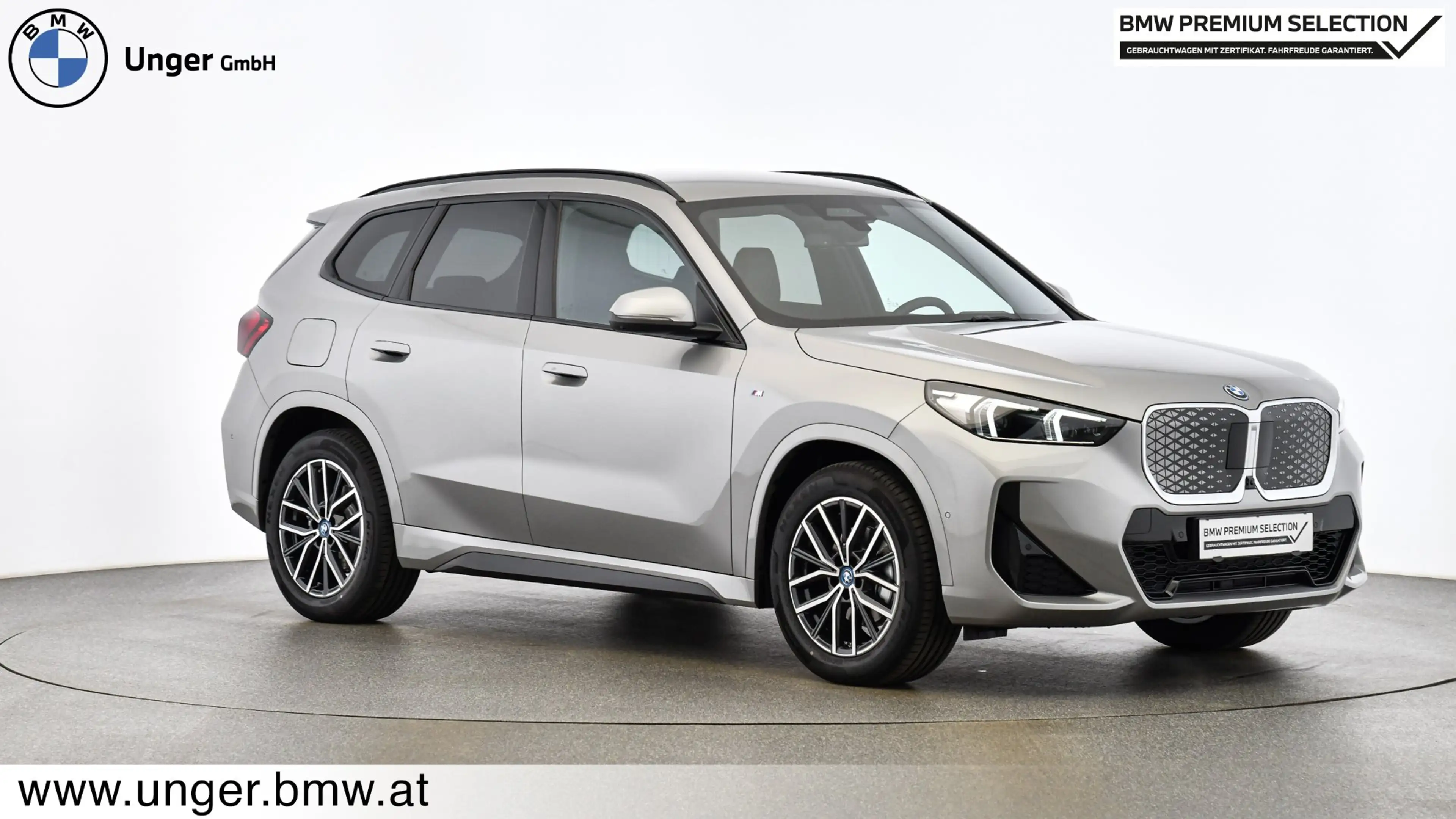 BMW iX1 eDrive20 — photo 12