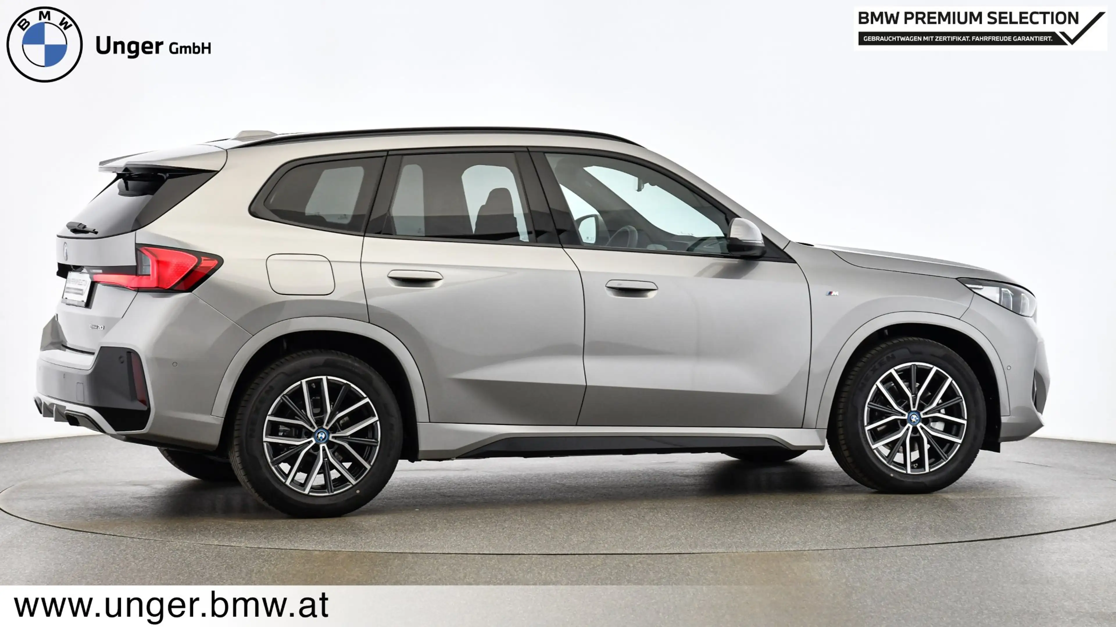 BMW iX1 eDrive20 — photo 15