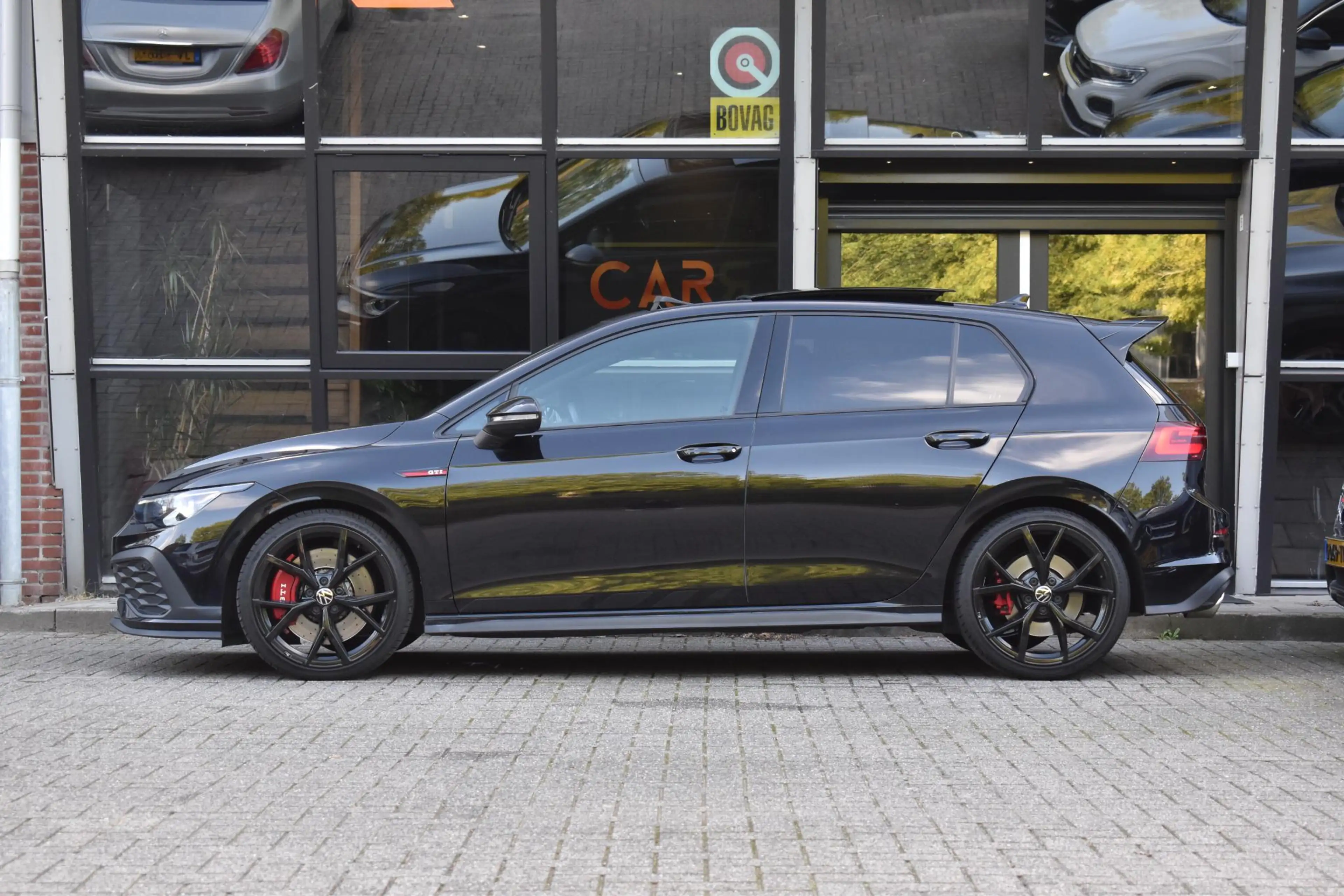 Volkswagen Golf GTI 2.0 TSI Pano HUD HK Camera Lane ACC — photo 4