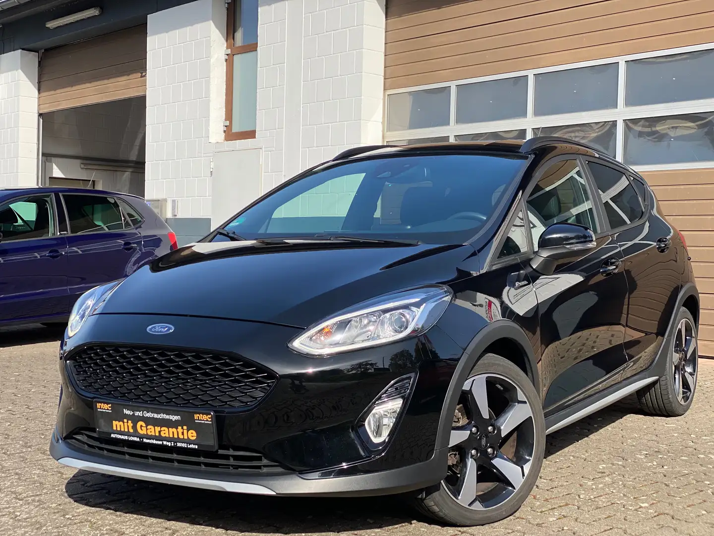 Ford Fiesta 1.0 EcoBoost Active Colourline Schwarz - 1