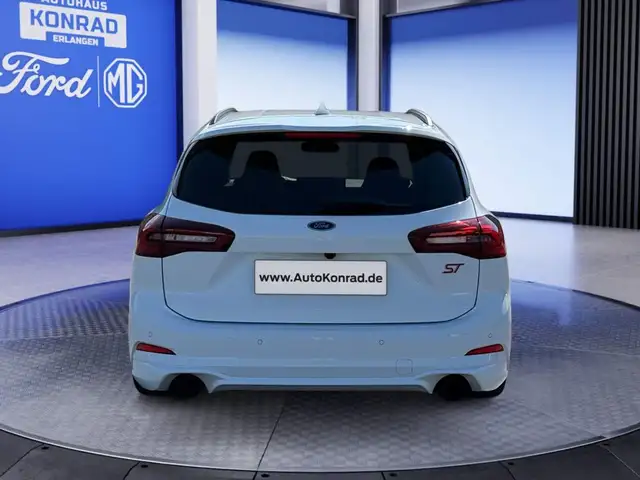 Ford Focus view 6