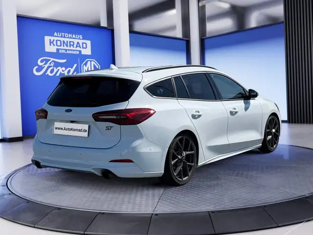 Ford Focus view 5