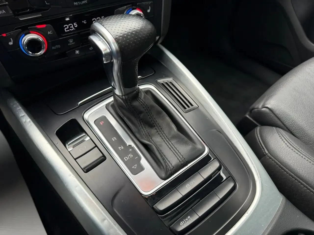 Audi Q5 снимка Audi Q5