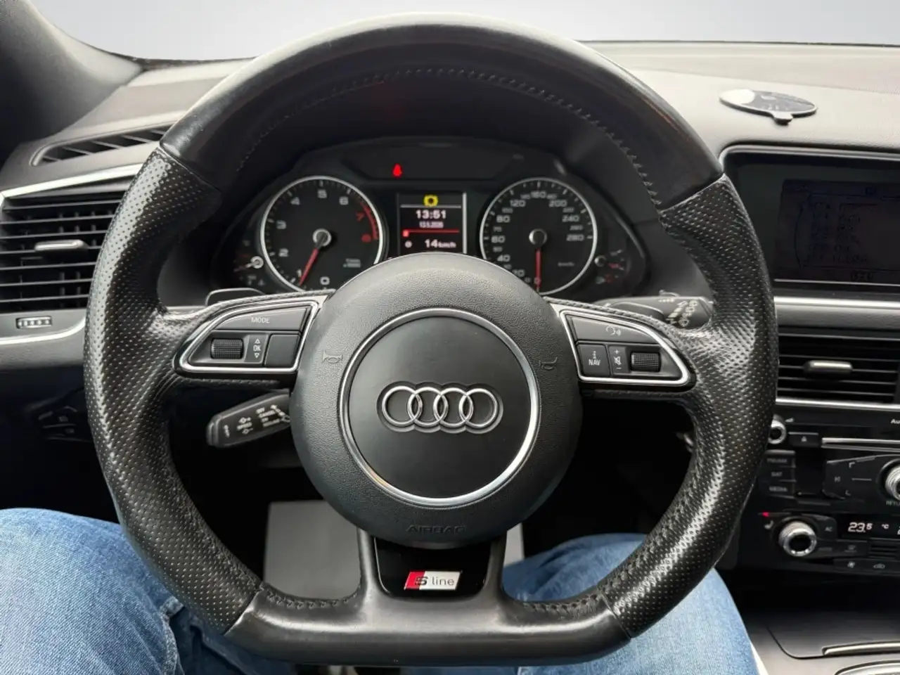 Audi Q5 снимка Audi Q5