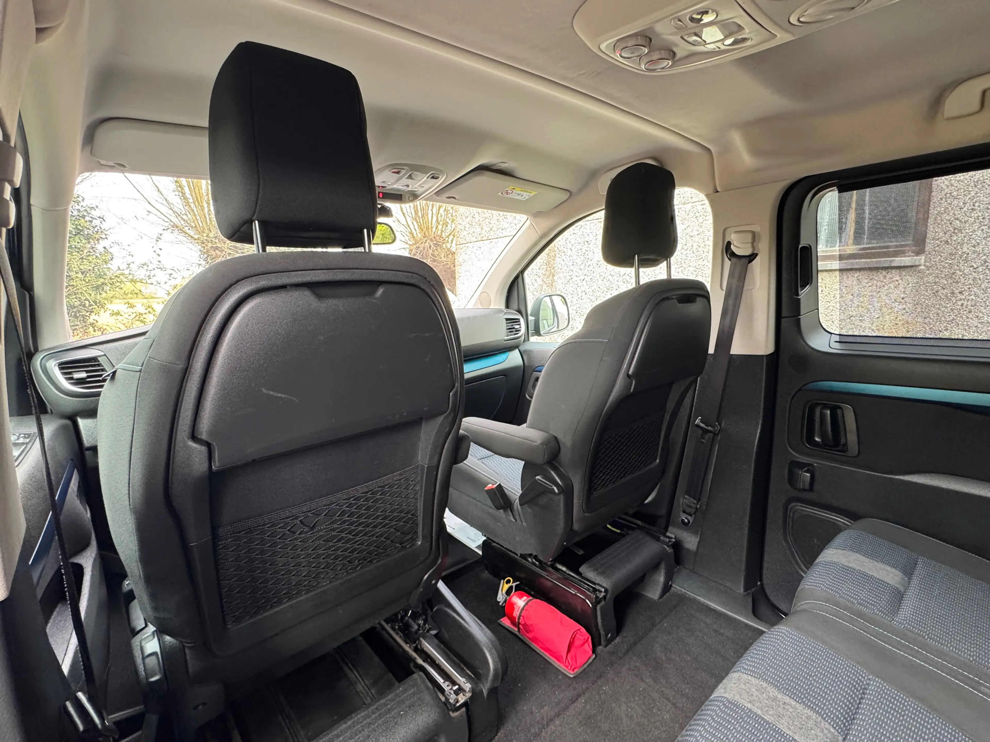 Peugeot Traveller Business Vip // 8 PLACES // GPS // CARPLAY — photo 11