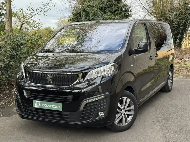 Peugeot Traveller Business Vip // 8 PLACES // GPS // CARPLAY