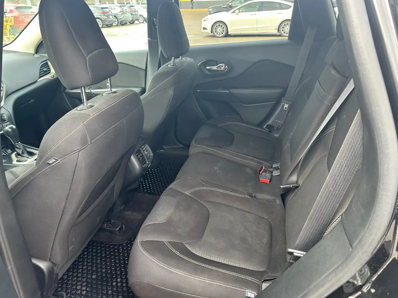Jeep Cherokee снимка Jeep Cherokee