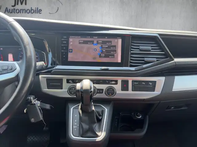 Volkswagen T6 California view 11