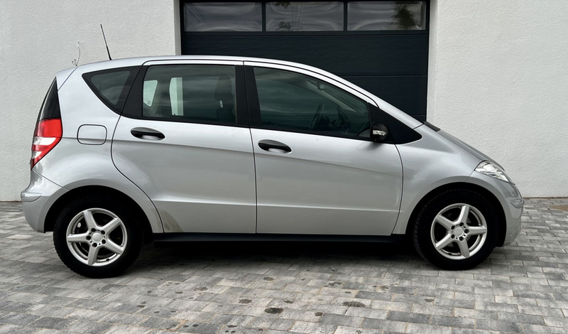 Mercedes-Benz A 150 AUTOMATIK TÜV NEU TEMPOMAT 8-FACH BEREIFT — photo 8