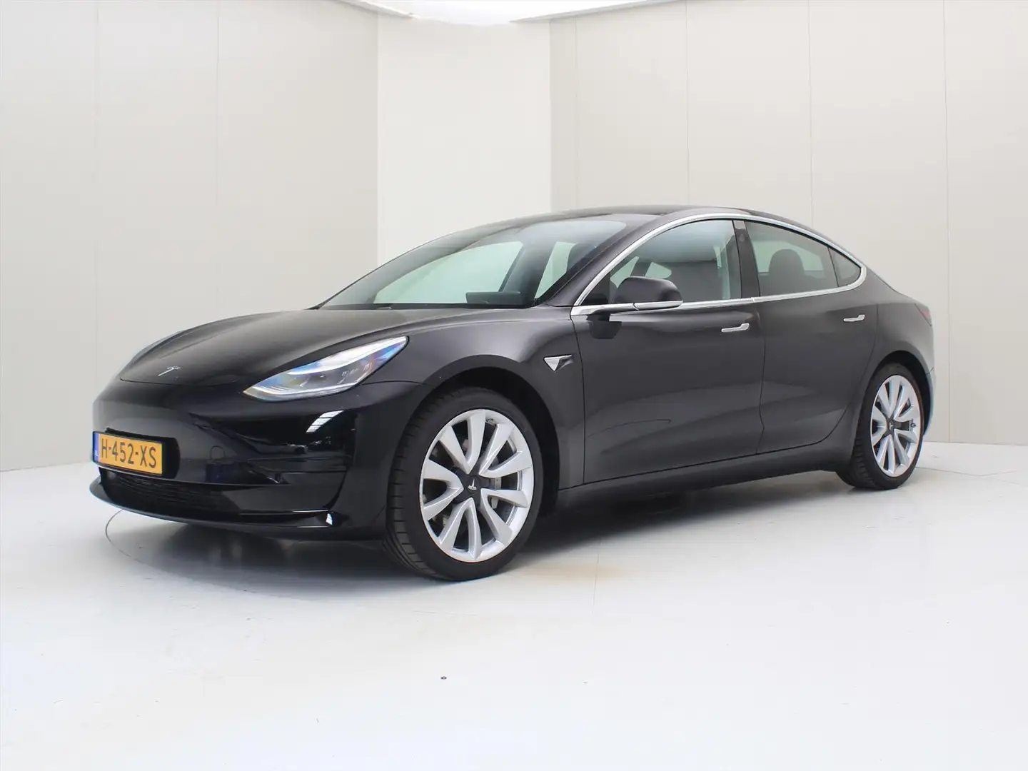 Tesla Model 3 Standard RWD Plus [ TREKHAAK+AUTOPILOT+PREMIUM AUD Zwart - 1