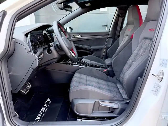 Volkswagen Golf view 9