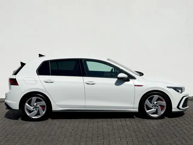 Volkswagen Golf view 4