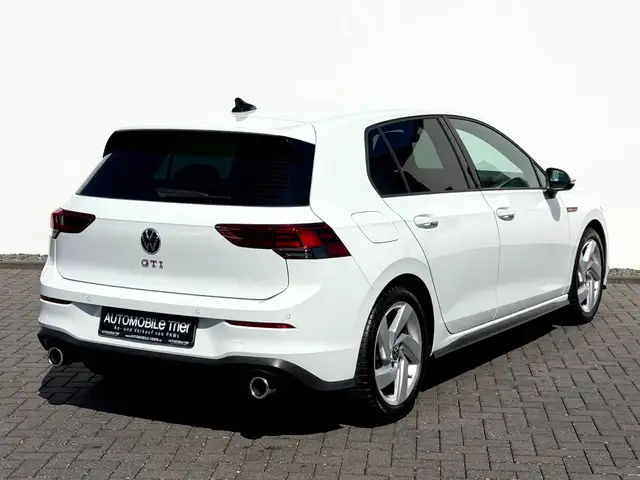 Volkswagen Golf view 5