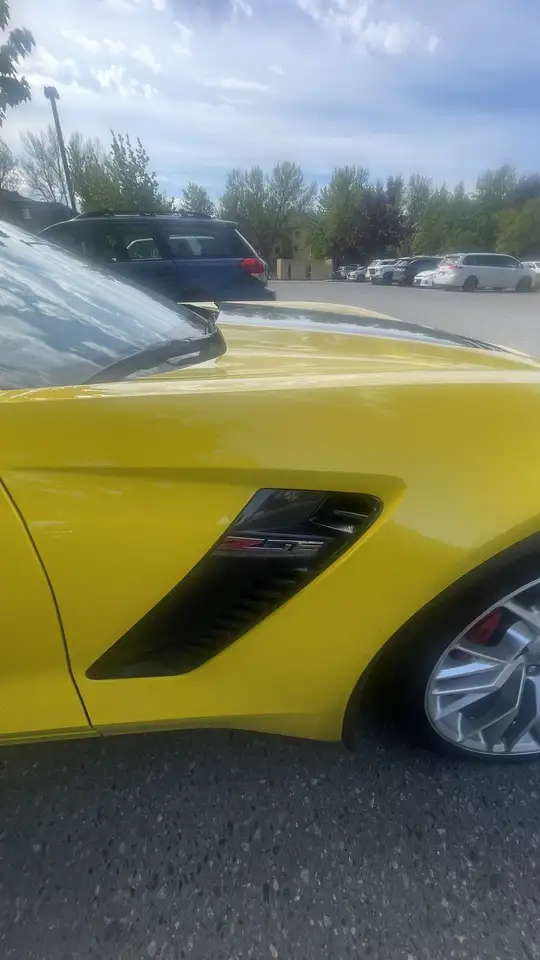 Chevrolet Corvette снимка Chevrolet Corvette