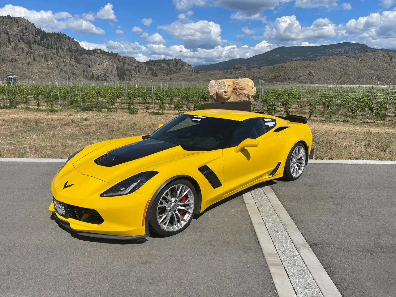 Chevrolet Corvette снимка Chevrolet Corvette