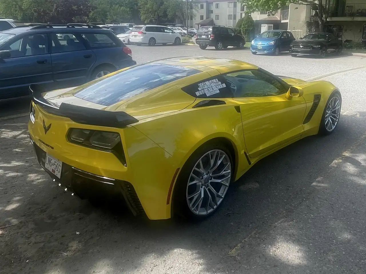 Chevrolet Corvette снимка Chevrolet Corvette