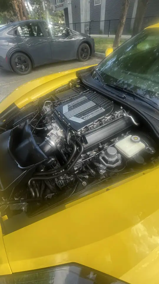 Chevrolet Corvette снимка Chevrolet Corvette