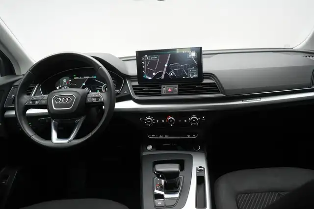 Audi Q5 view 14