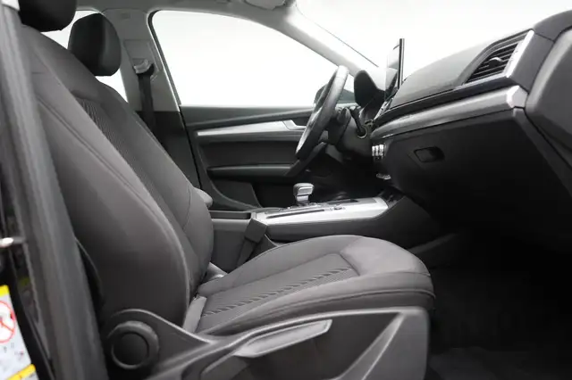 Audi Q5 view 6