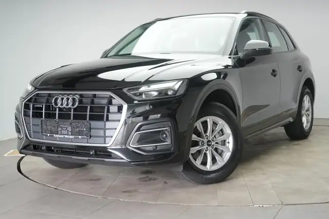 Audi Q5 view 3