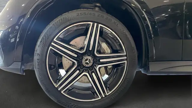 Mercedes-Benz GLC view 5