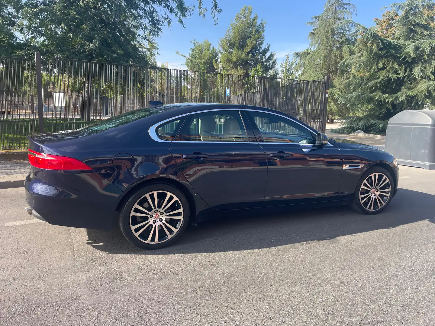 Jaguar XF XF 2.0i4D Portfolio AWD Aut. 240 Portfolio Azul - 1