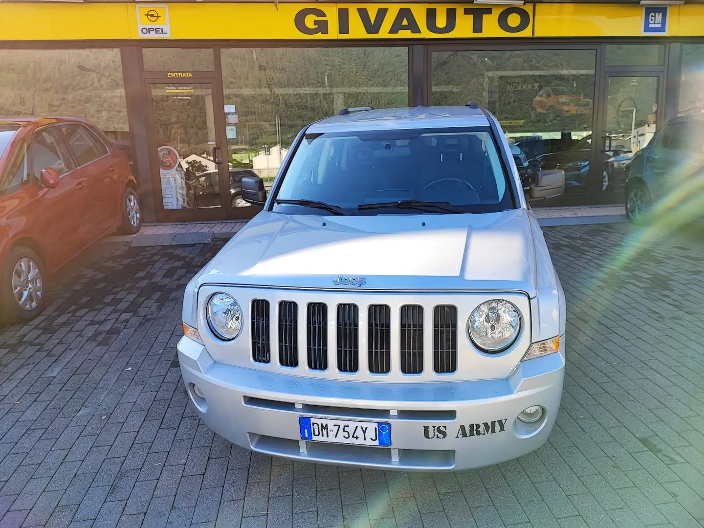 Jeep Patriot 2.0cc 140CV DIESEL 4WD Gris - 2