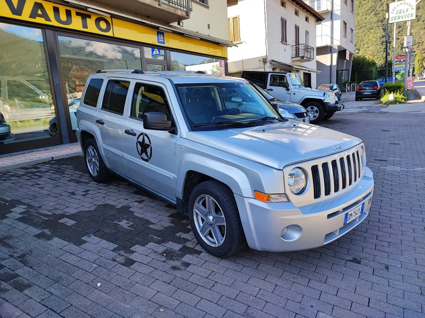 Jeep Patriot 2.0cc 140CV DIESEL 4WD Сірий - 1