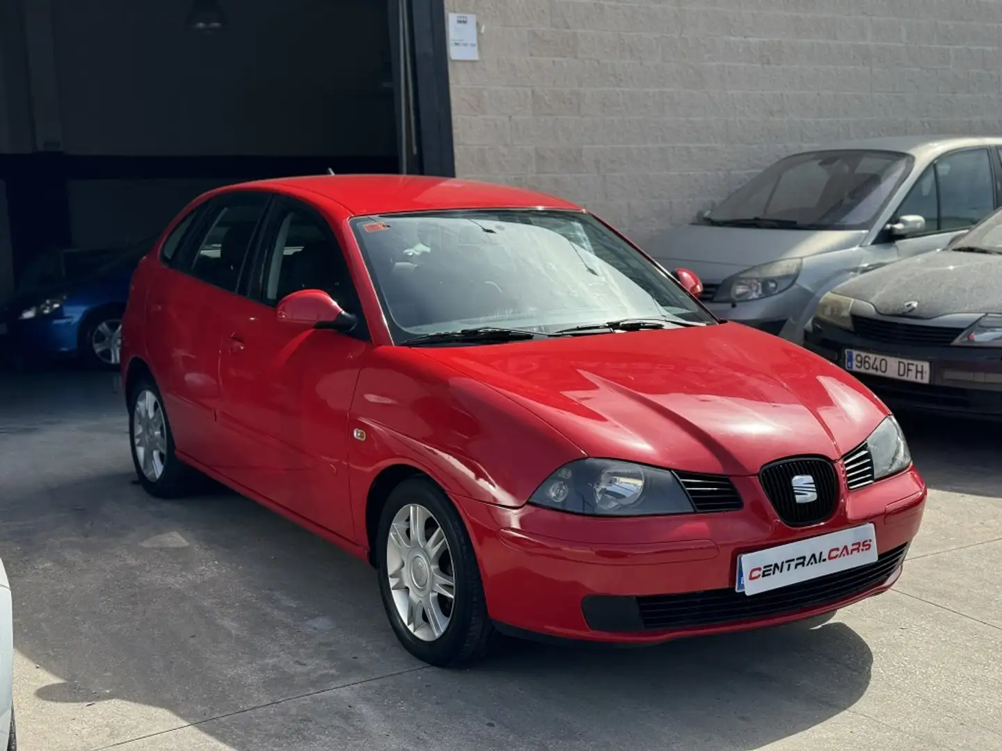 SEAT Ibiza 1.2 12V Cool Rojo - 2