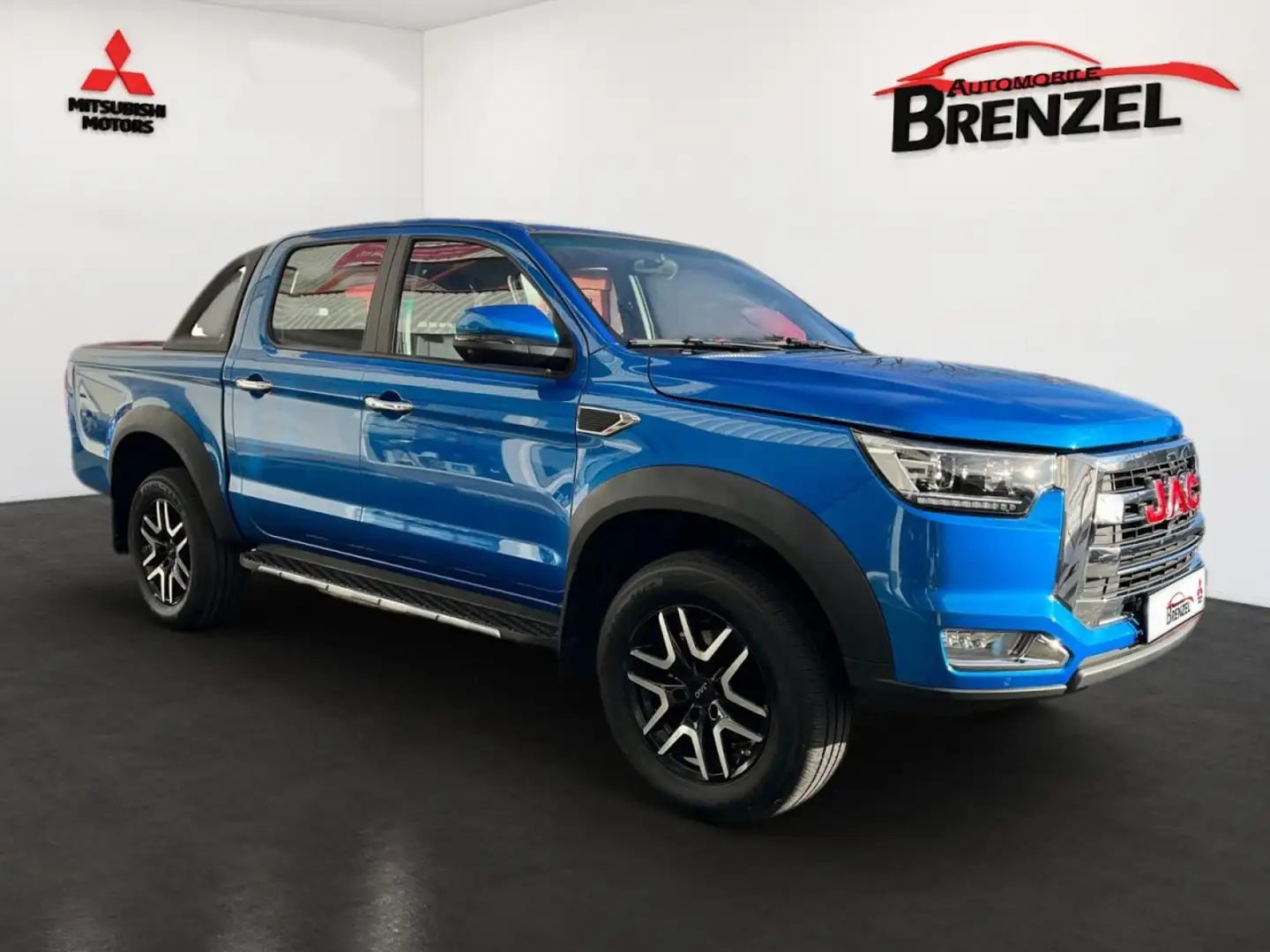 JAC 8 Pro DOKA 2.4 Allrad Klima 3000kg Anhängelast Klima Blau - 1