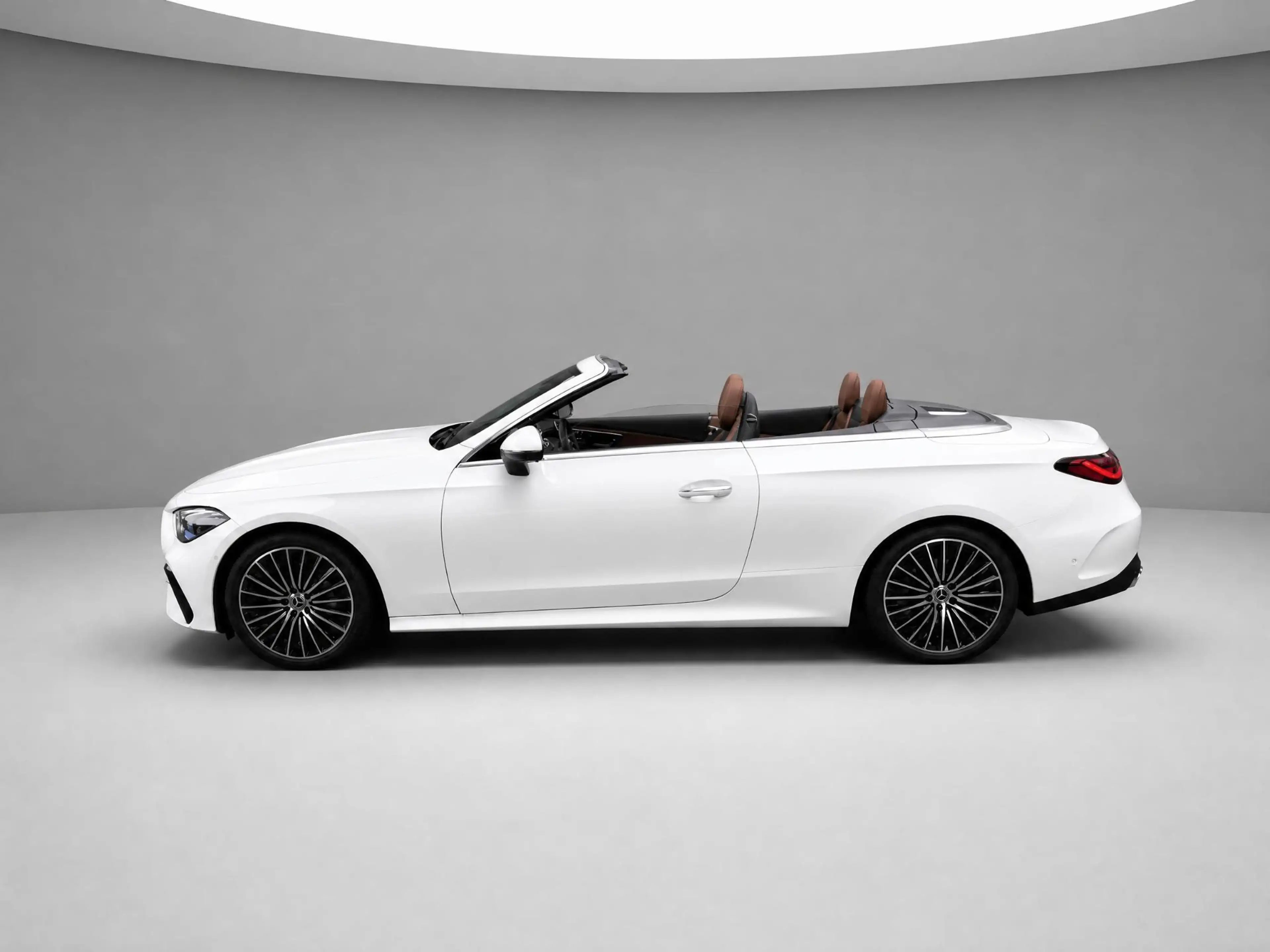 Mercedes-Benz CLE 200 Cabriolet 4MATIC AMG Line — photo 3