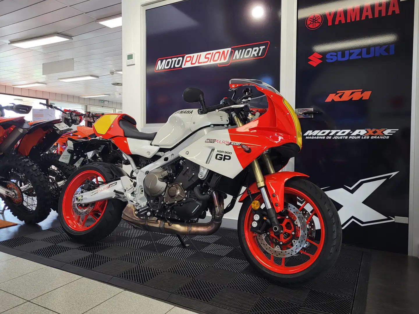 Yamaha XSR 900 - 1