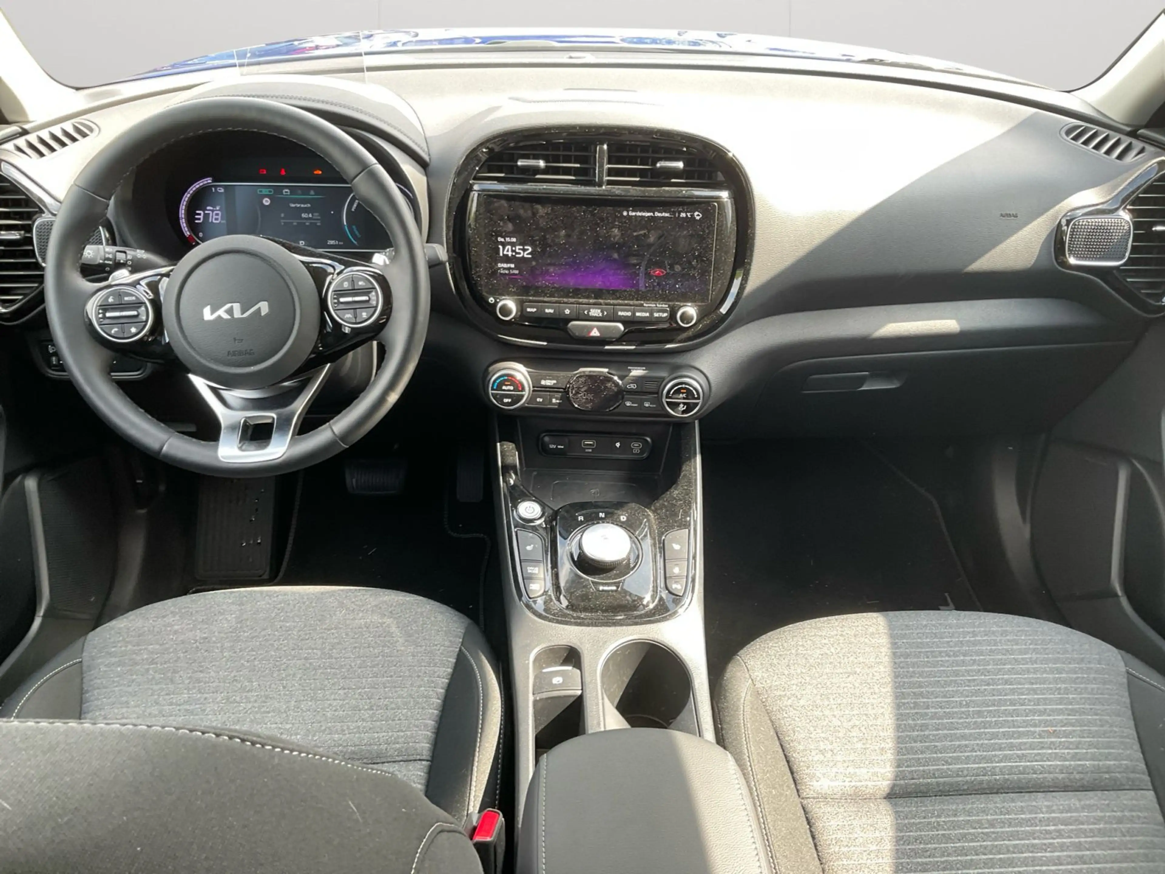 Kia Soul E-Soul Inspiration — photo 11