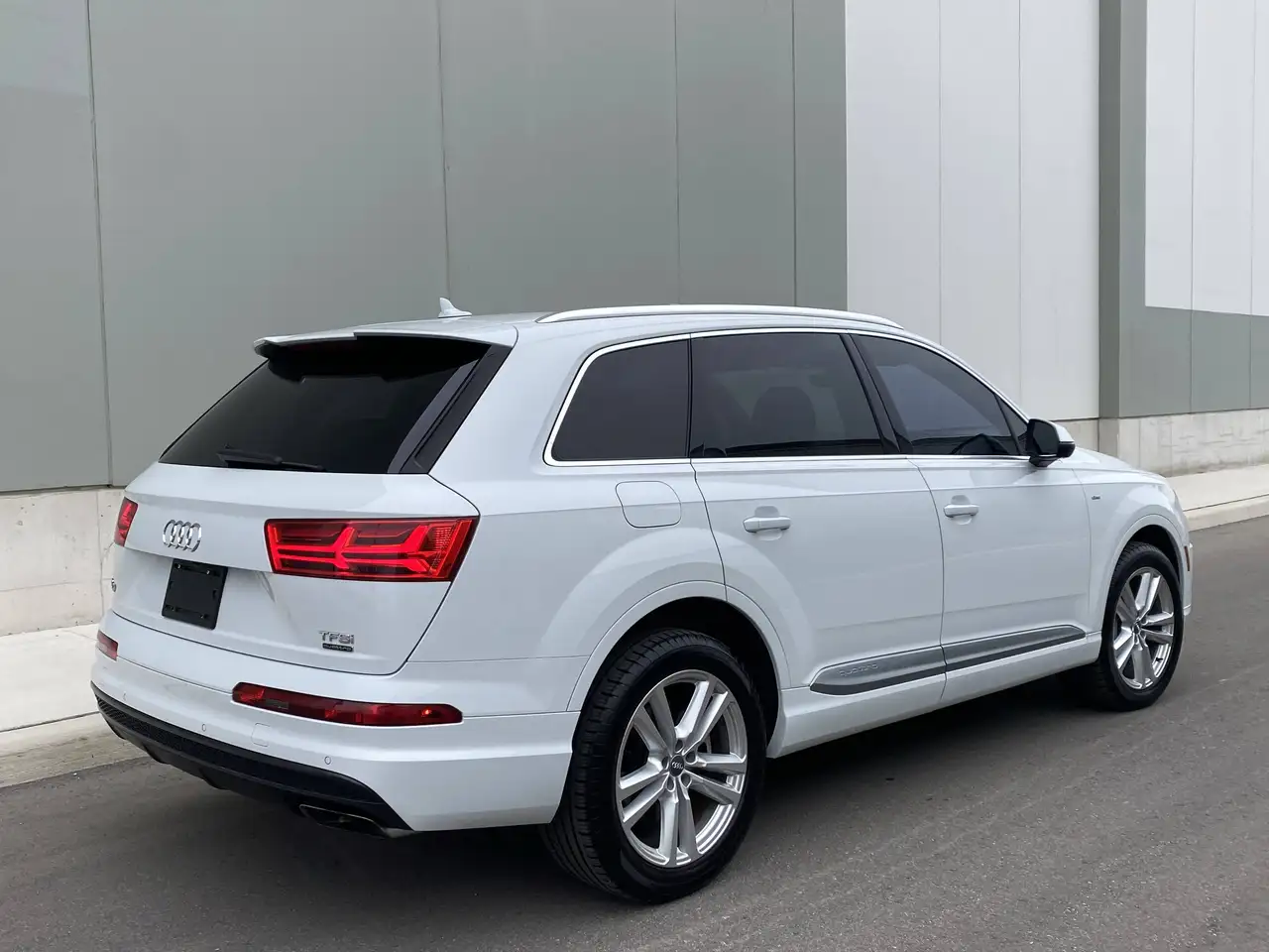 Audi Q7 снимка Audi Q7