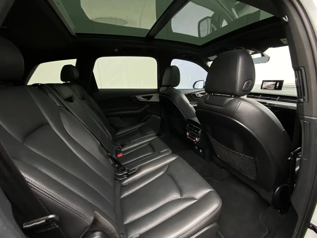 Audi Q7 снимка Audi Q7