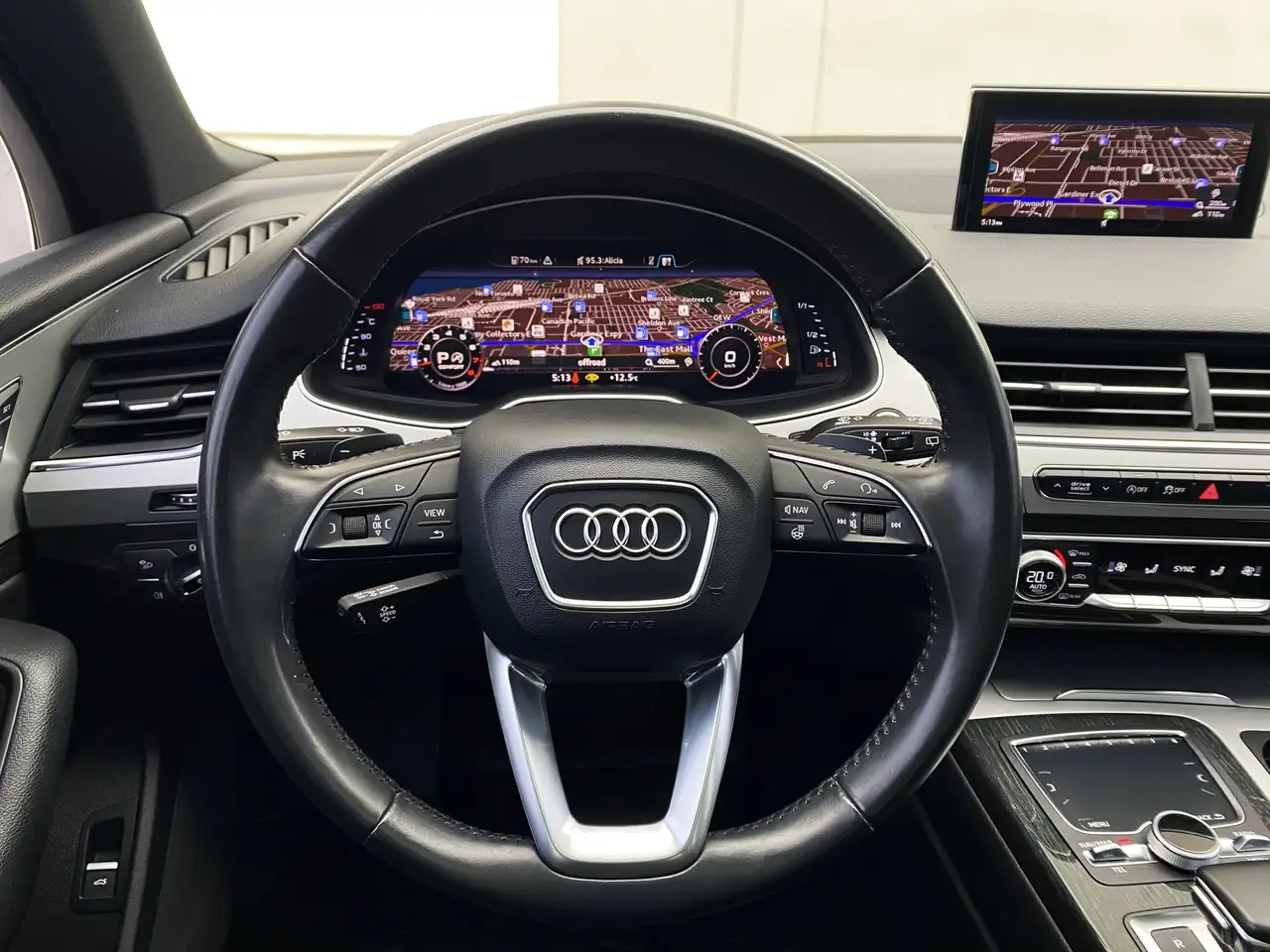 Audi Q7 снимка Audi Q7