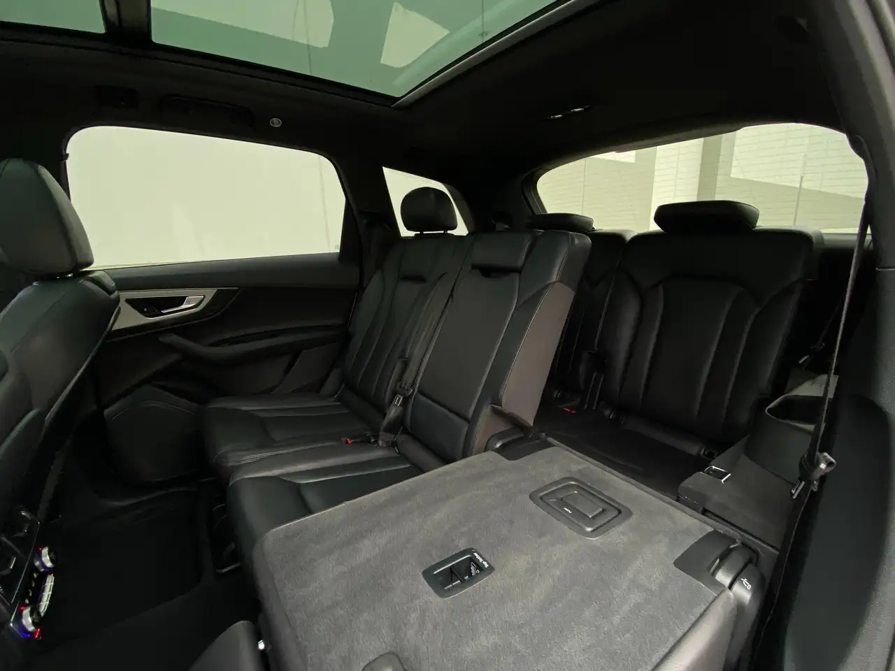 Audi Q7 снимка Audi Q7