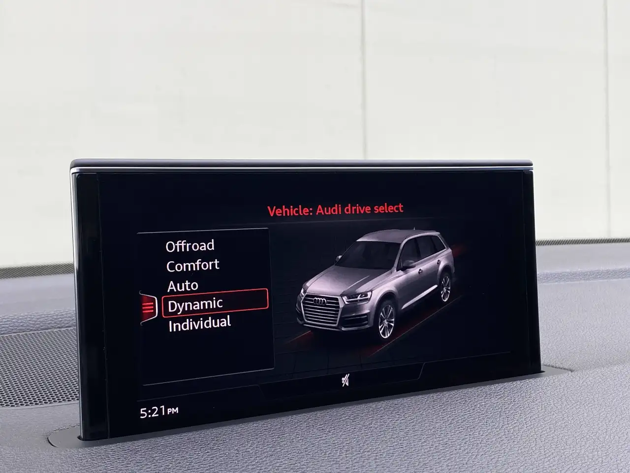 Audi Q7 снимка Audi Q7