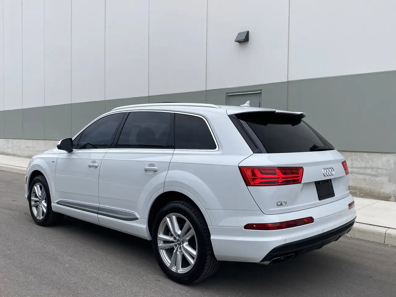Audi Q7 снимка Audi Q7