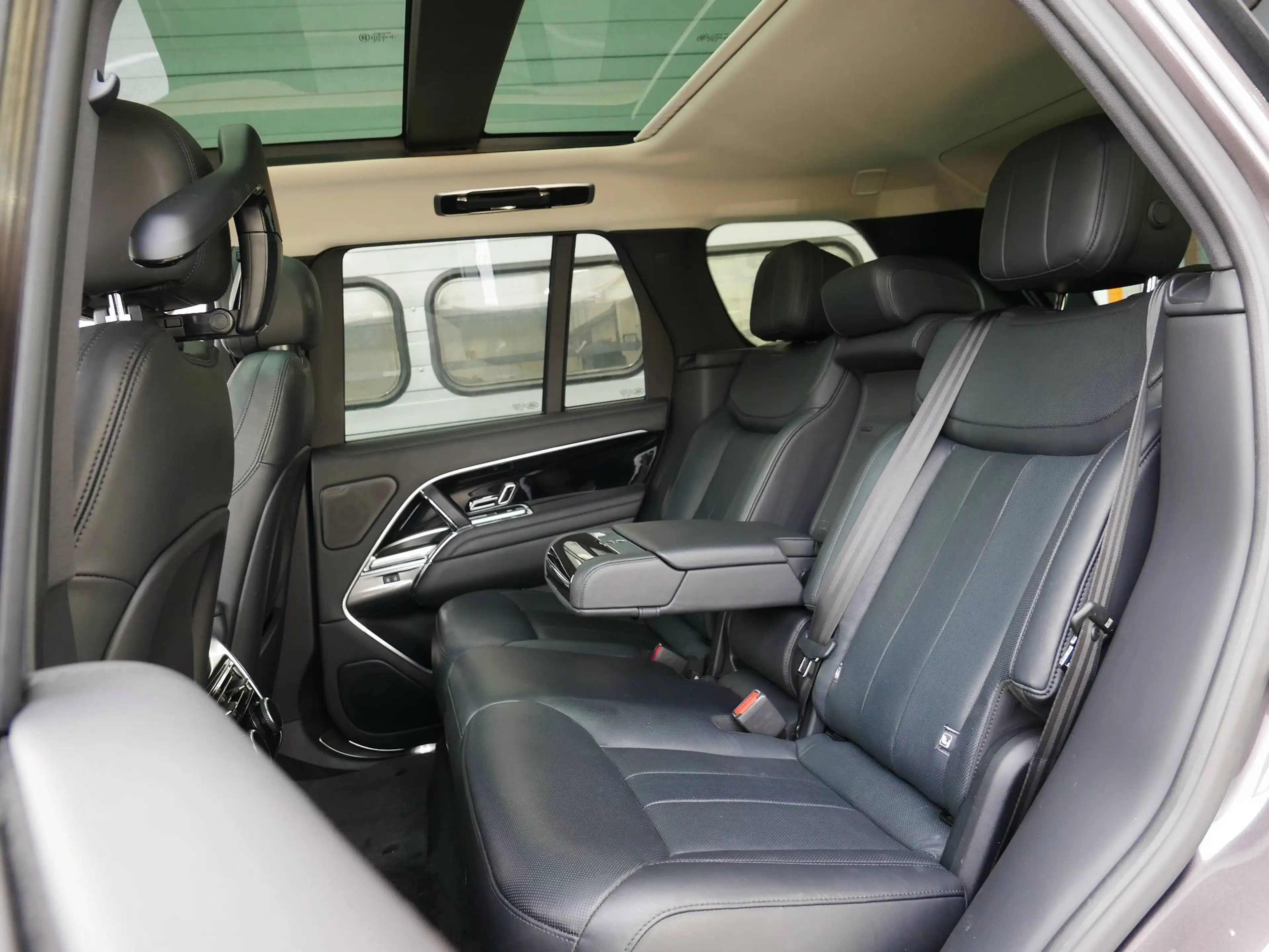 Land Rover Range Rover D350 HSE Pano/ACC/23"/SV leather/4WS — photo 7