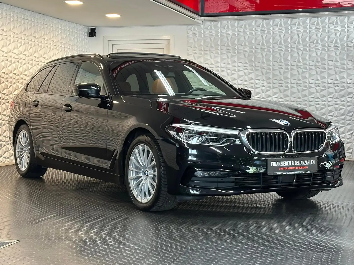 BMW 530 d SPORT LINE SHADOW CAM#ED#AHK#ACC#PANORAMA Schwarz - 2