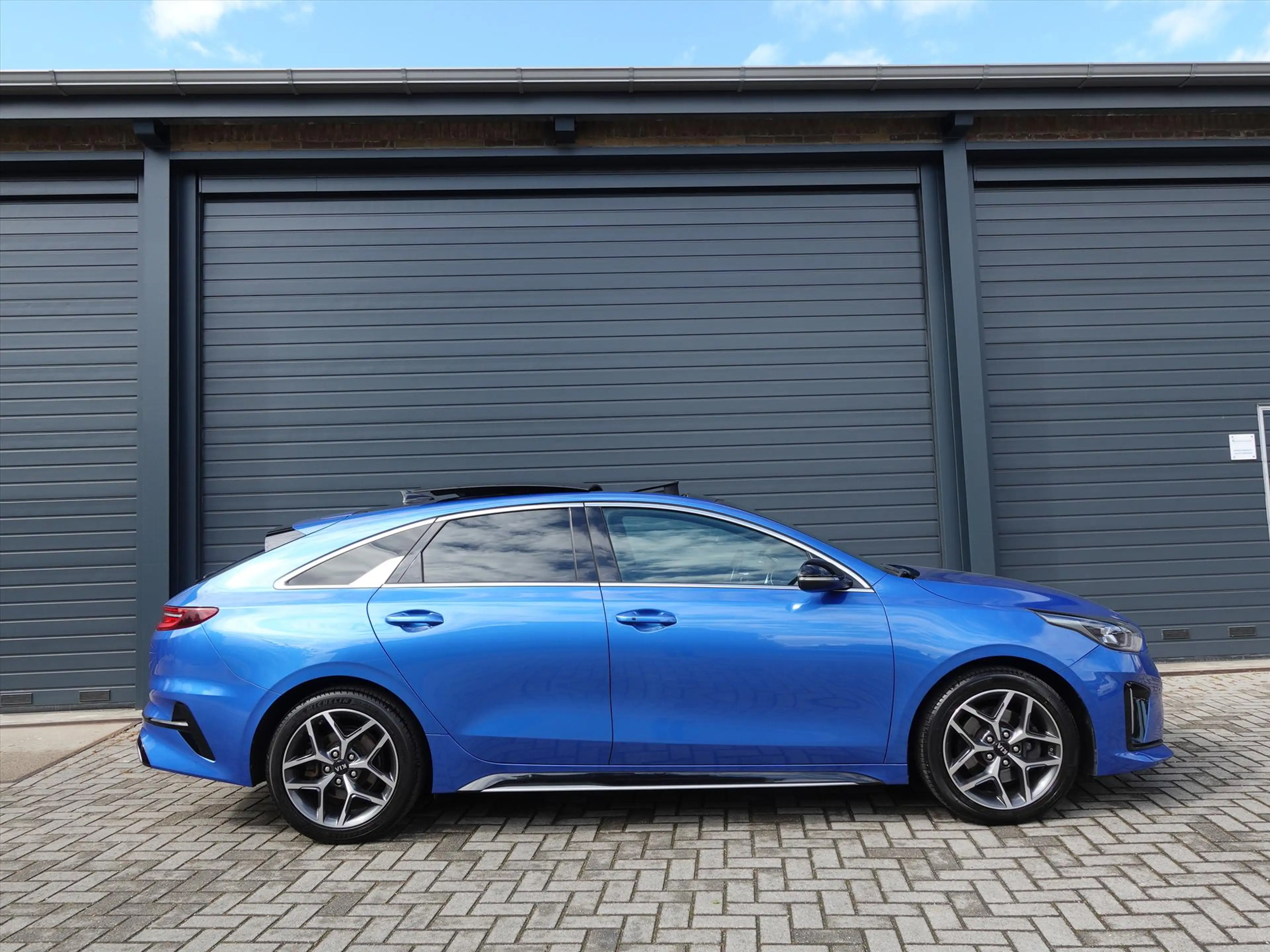 Kia ProCeed / pro_cee'd 1.4 T-GDi 140pk GT-Line RIJKLAAR/1E EIGENAAR/PANO/ — photo 2
