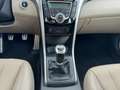 Hyundai i30 1.6 Klimaautom Lichtsensor Rückfahrkam. Panorama B Schwarz - thumbnail 11