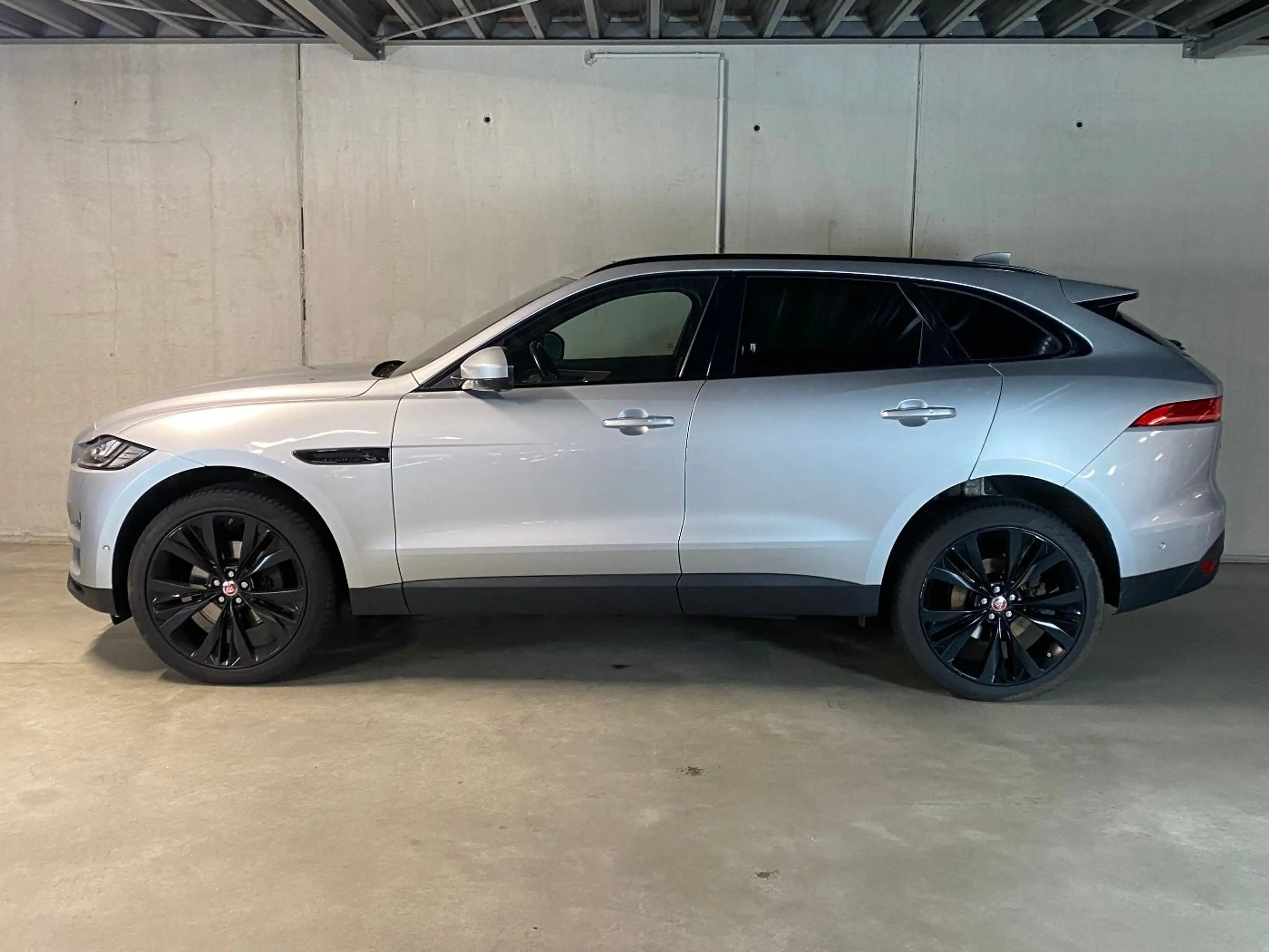 Jaguar F-Pace Portfolio AWD | Adaptive Dynamic Paket | — photo 3