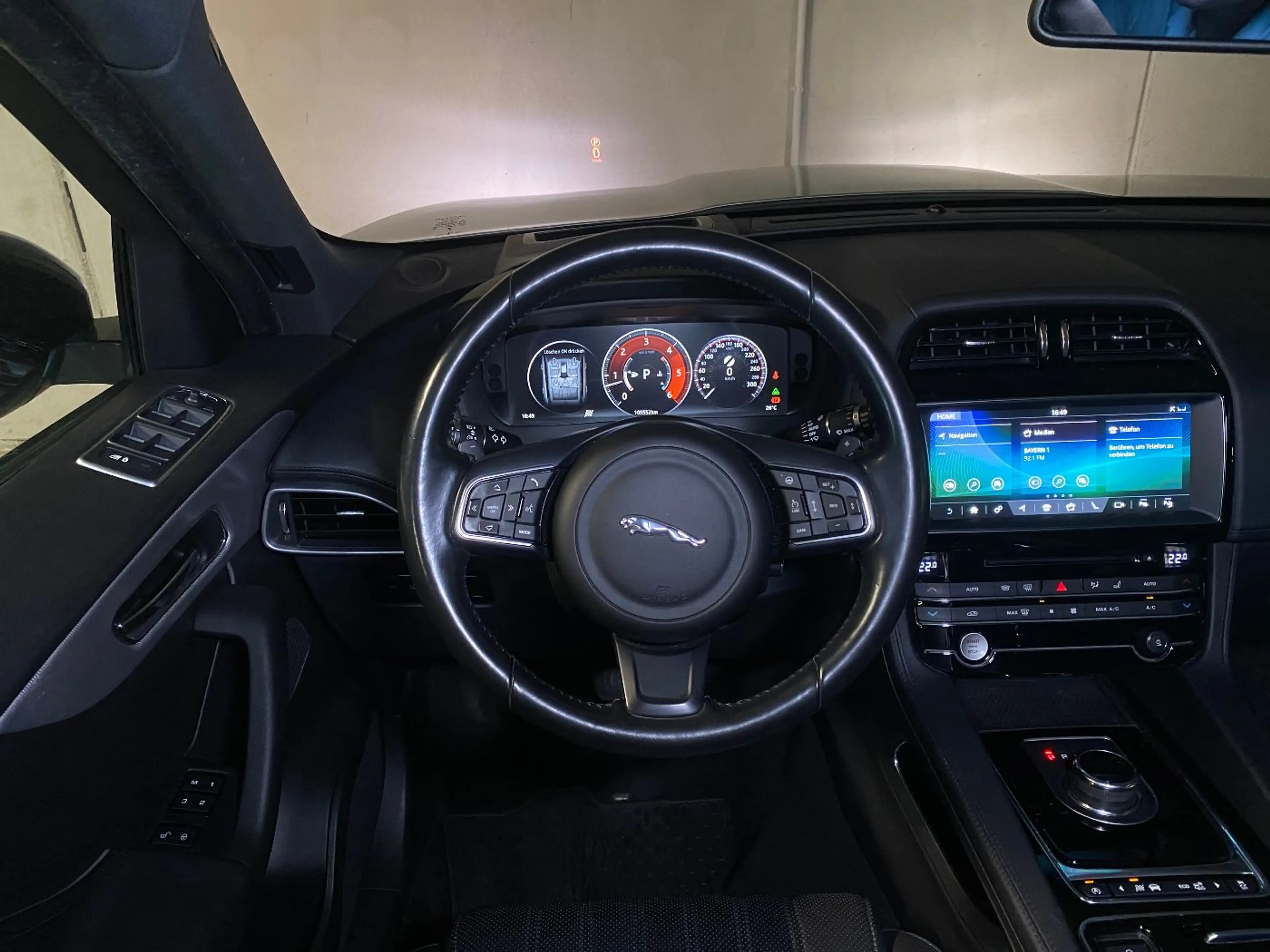 Jaguar F-Pace Portfolio AWD | Adaptive Dynamic Paket | — photo 13