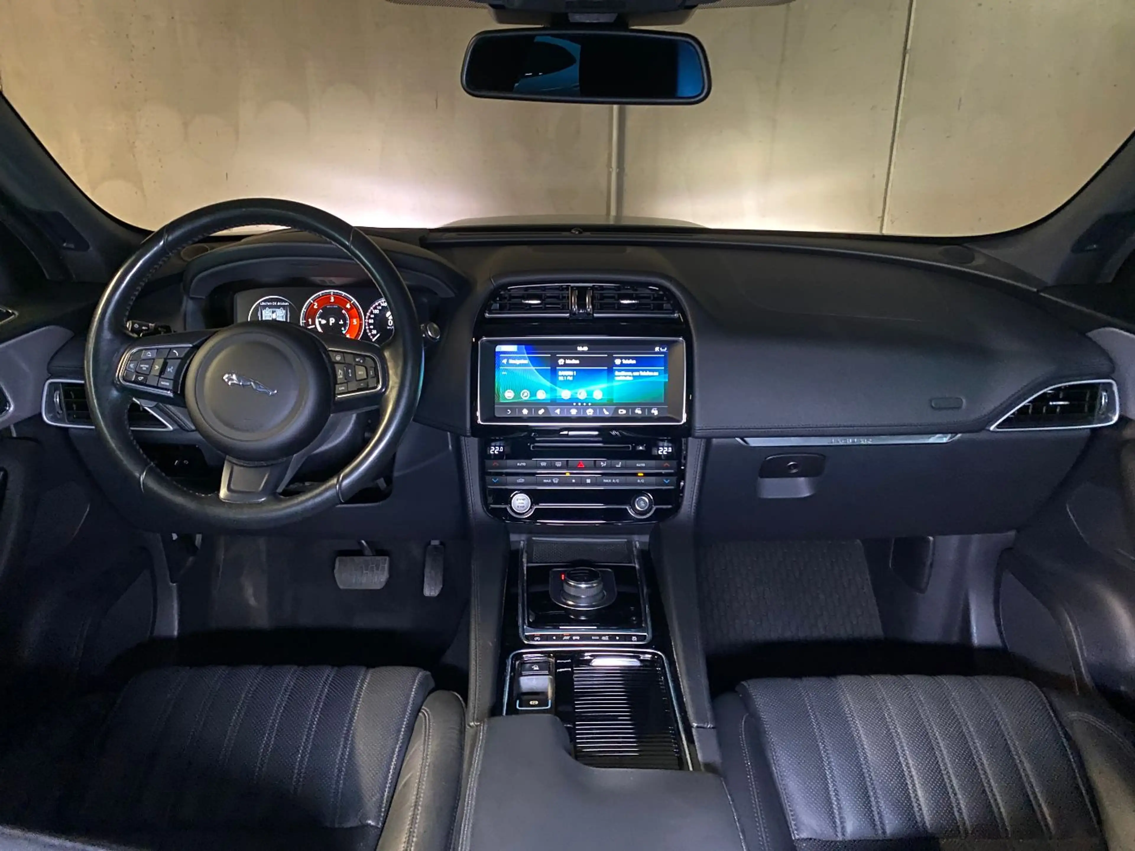 Jaguar F-Pace Portfolio AWD | Adaptive Dynamic Paket | — photo 14