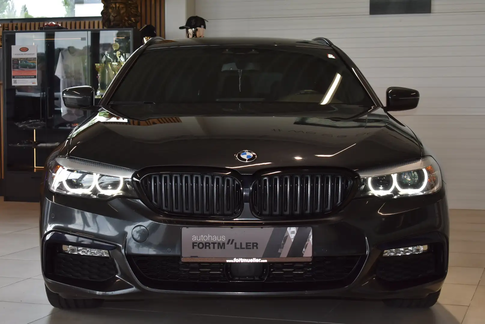 BMW 525 525 d touring ///M Sport Grau - 2