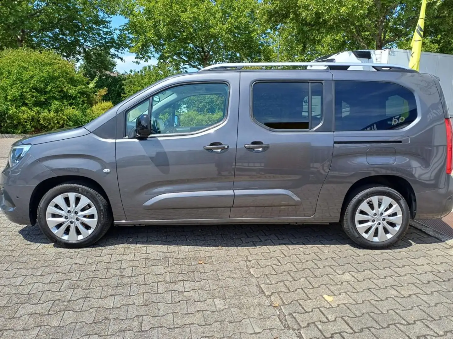 Opel Combo Life 1.2 Turbo Start/Stop Automatik Ultimate - 2