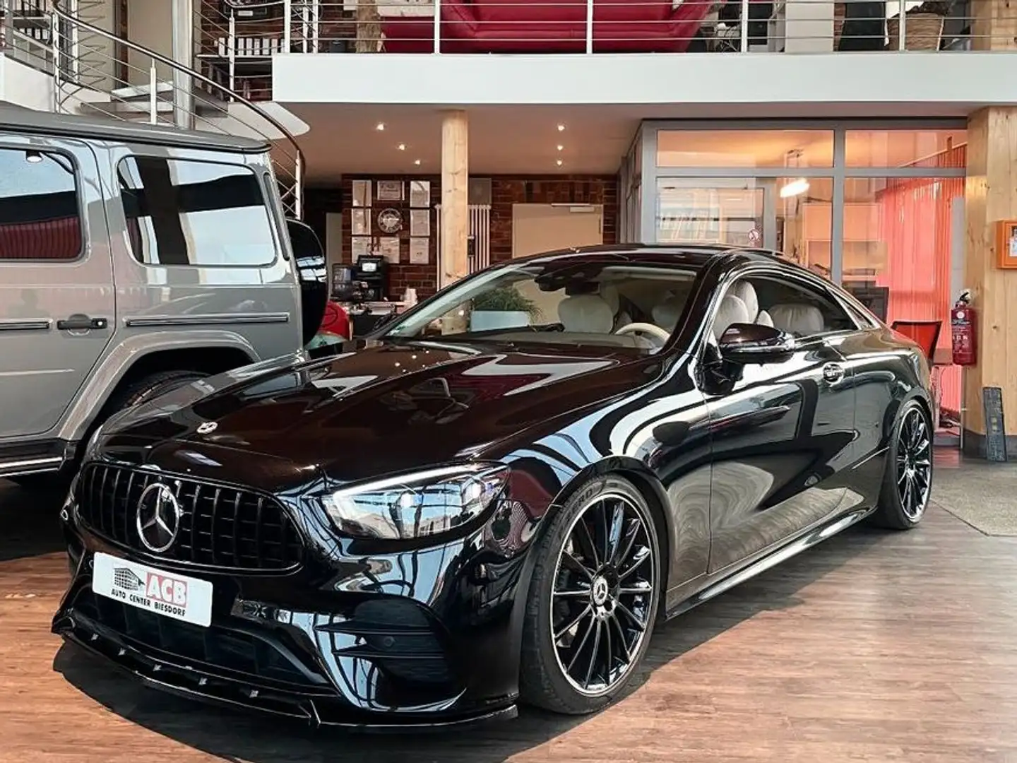 Mercedes-Benz E 200 E200 Coupe AMG 53 Optik Voll Designo NP~90T€ 20" Schwarz - 1